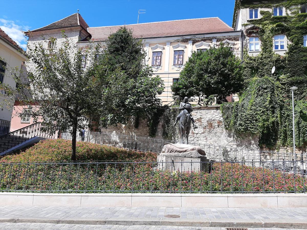 Apartment Azalea Ζάγκρεμπ Εξωτερικό φωτογραφία